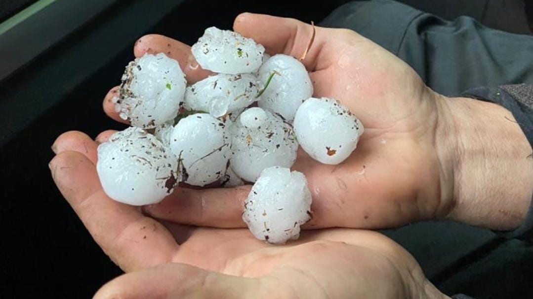 Diese Eisbrocken donnerten in Spittal an der Drau vom Himmel.