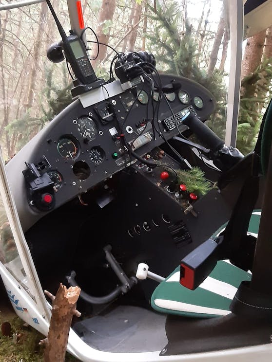 Das Cockpit wurde bei dem Crash schwer beschädigt.
