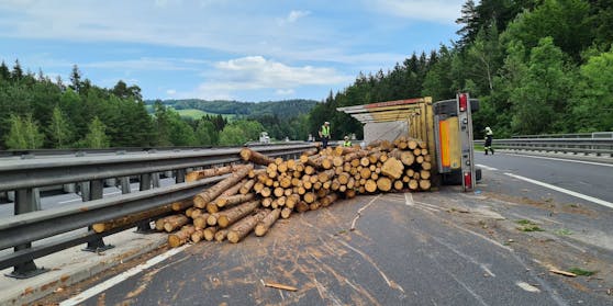 Bilder vom schweren Unfall auf der A2.