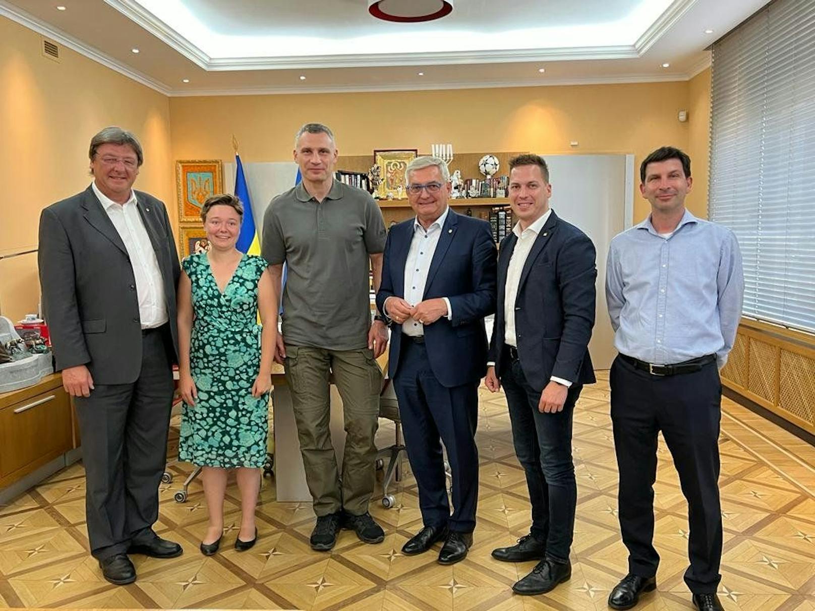 Die Delegation zu Besuch bei Vitali Klitschko.