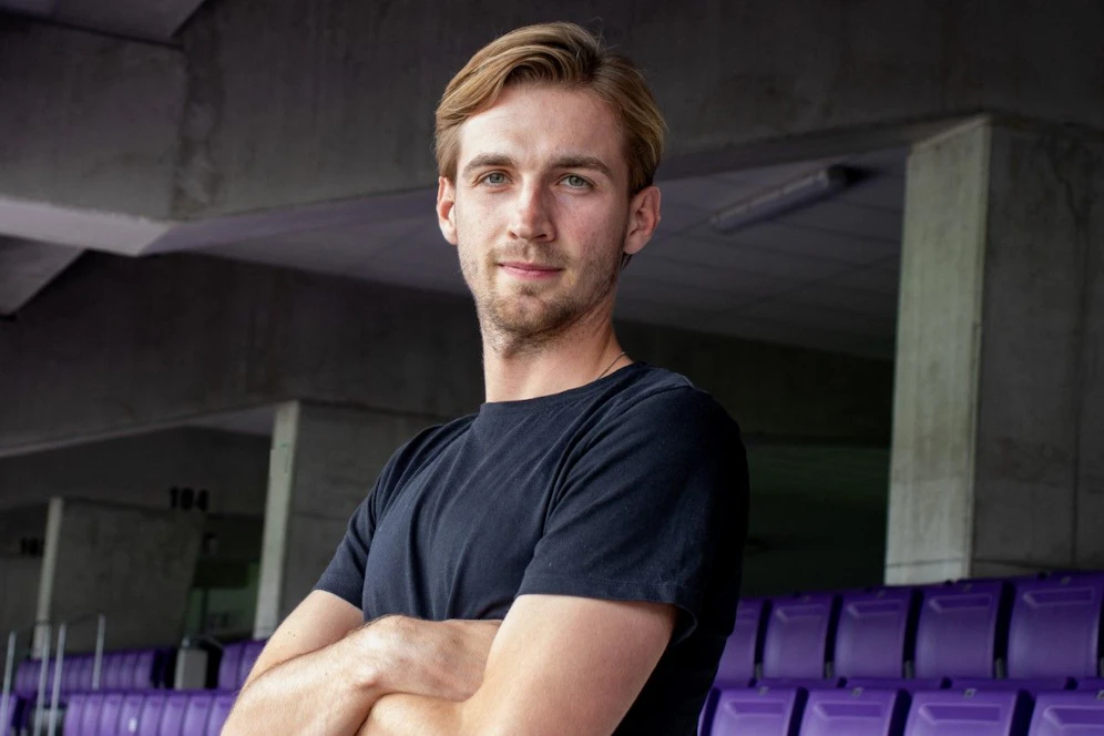 Marko Raguz posiert in der Generali Arena.