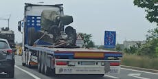 Militär-Konvoi rollt auf Südautobahn durch Wien