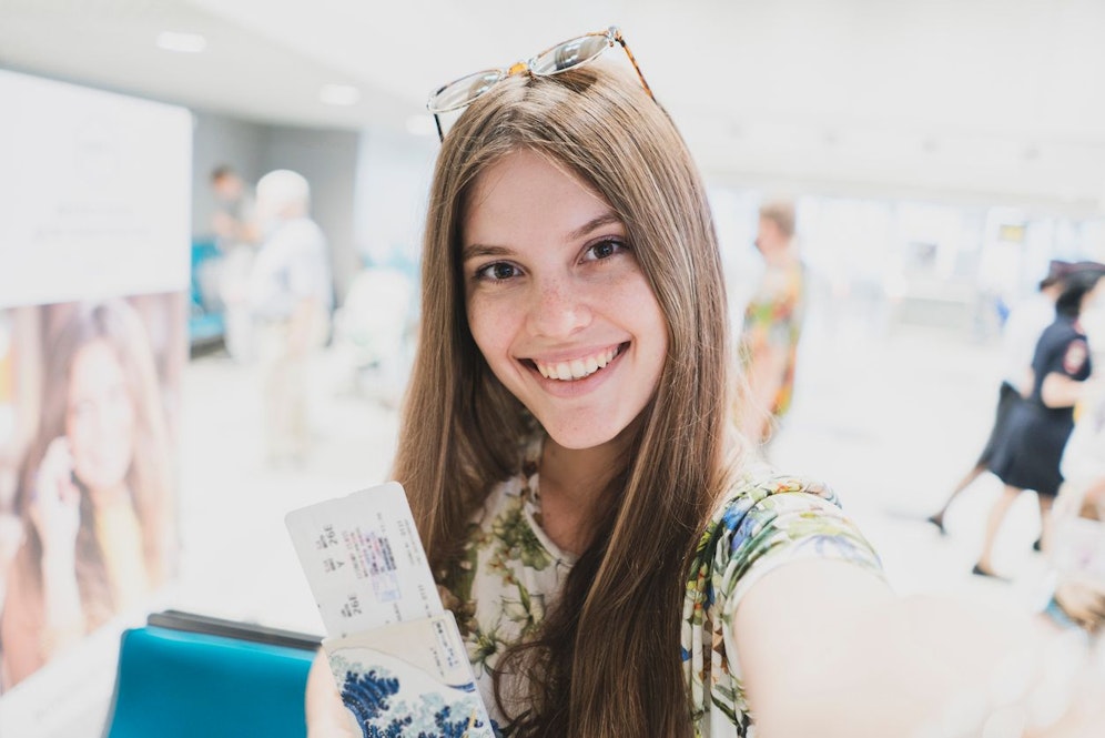 Ein Selfie soll beweisen, dass man rechtzeitig am Flughafen war.