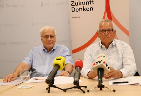 Ökonom Friedrich Schneider und Gottfried Kneifel, Geschäftsführer IWS OÖ (r.)