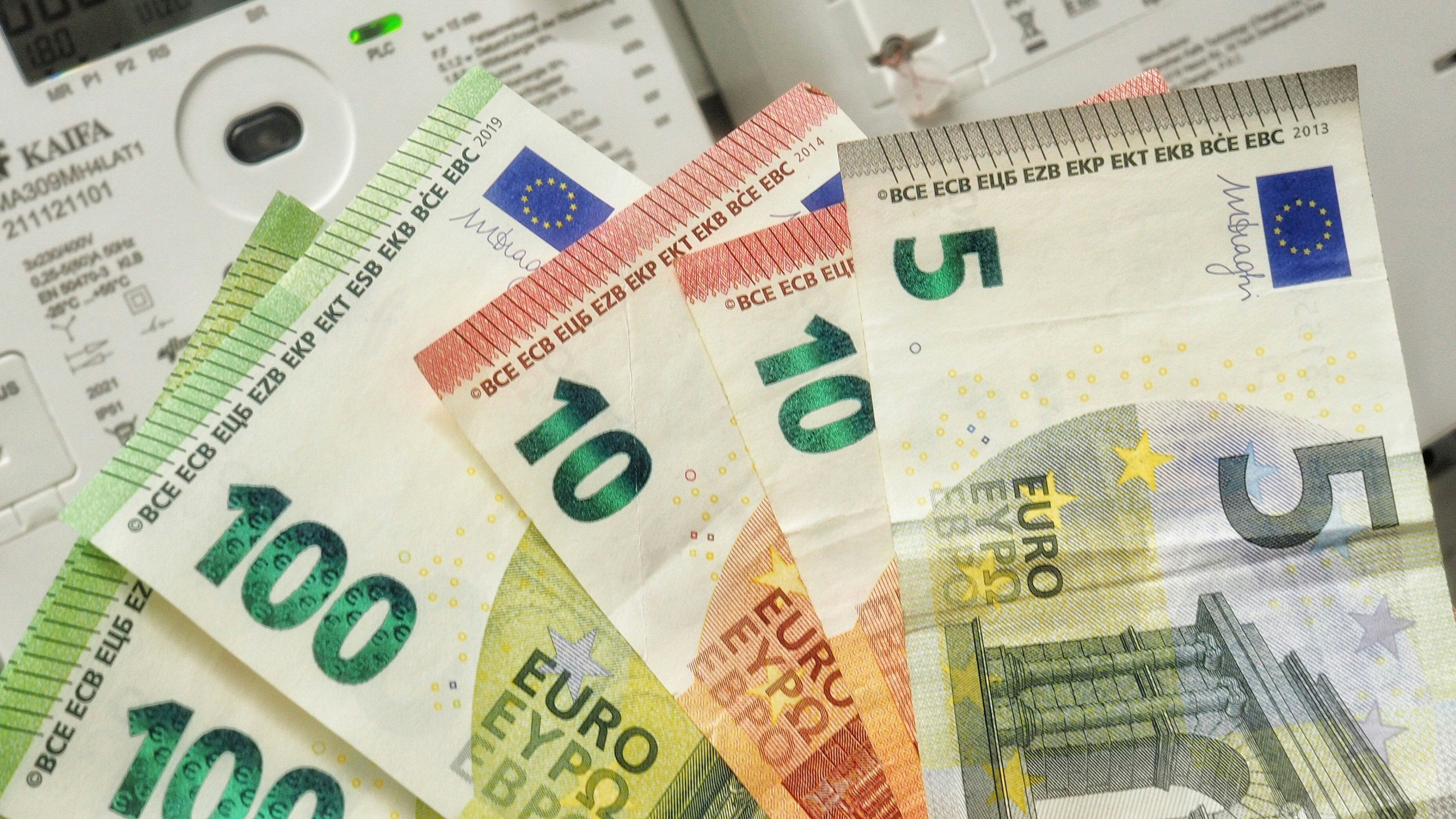 In drei Stufen erhalten besonders Betroffene Geld aufs Konto.