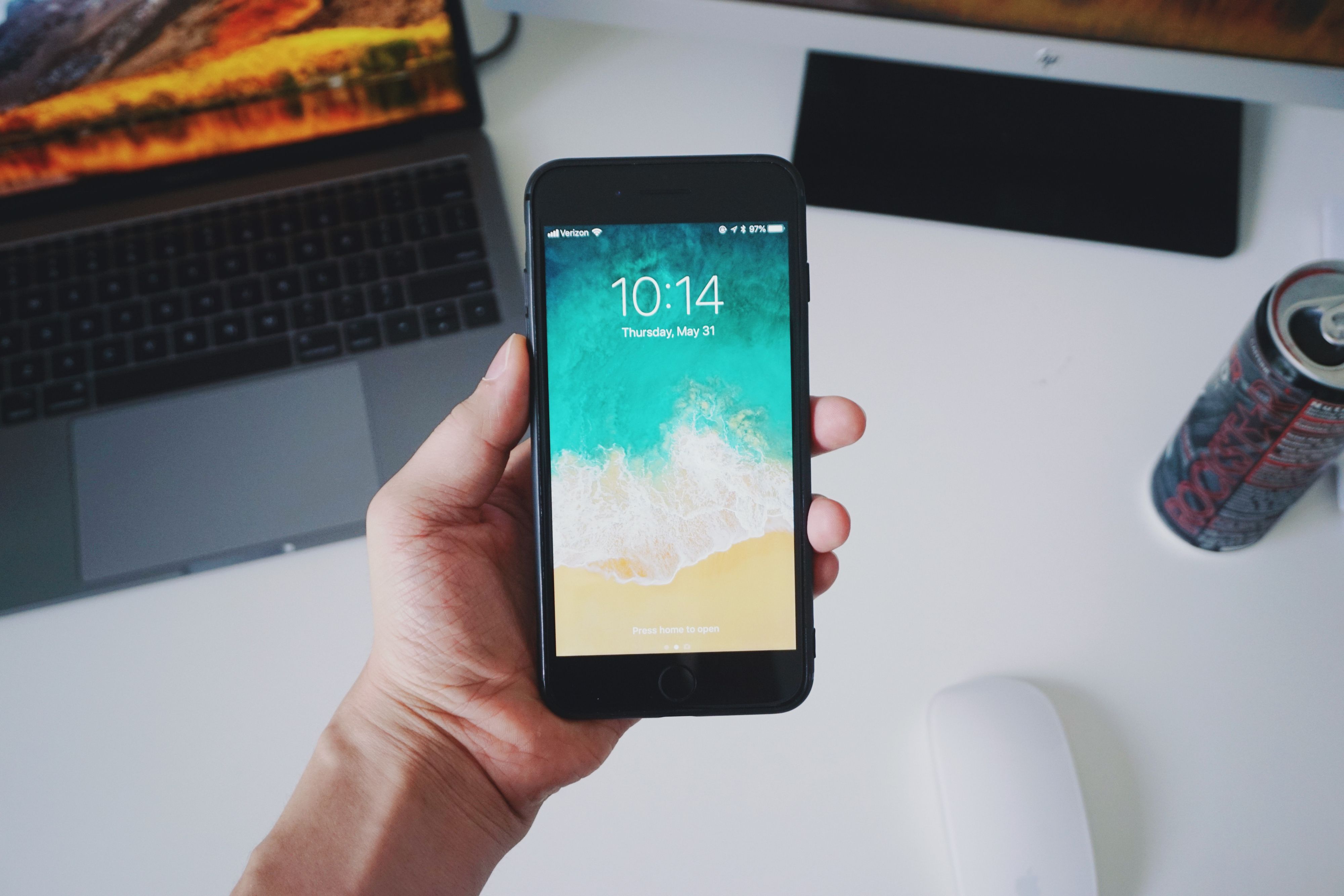 Smartphone mieten und nutzen statt kaufen: bob und Grover machen gemeinsame Sache.