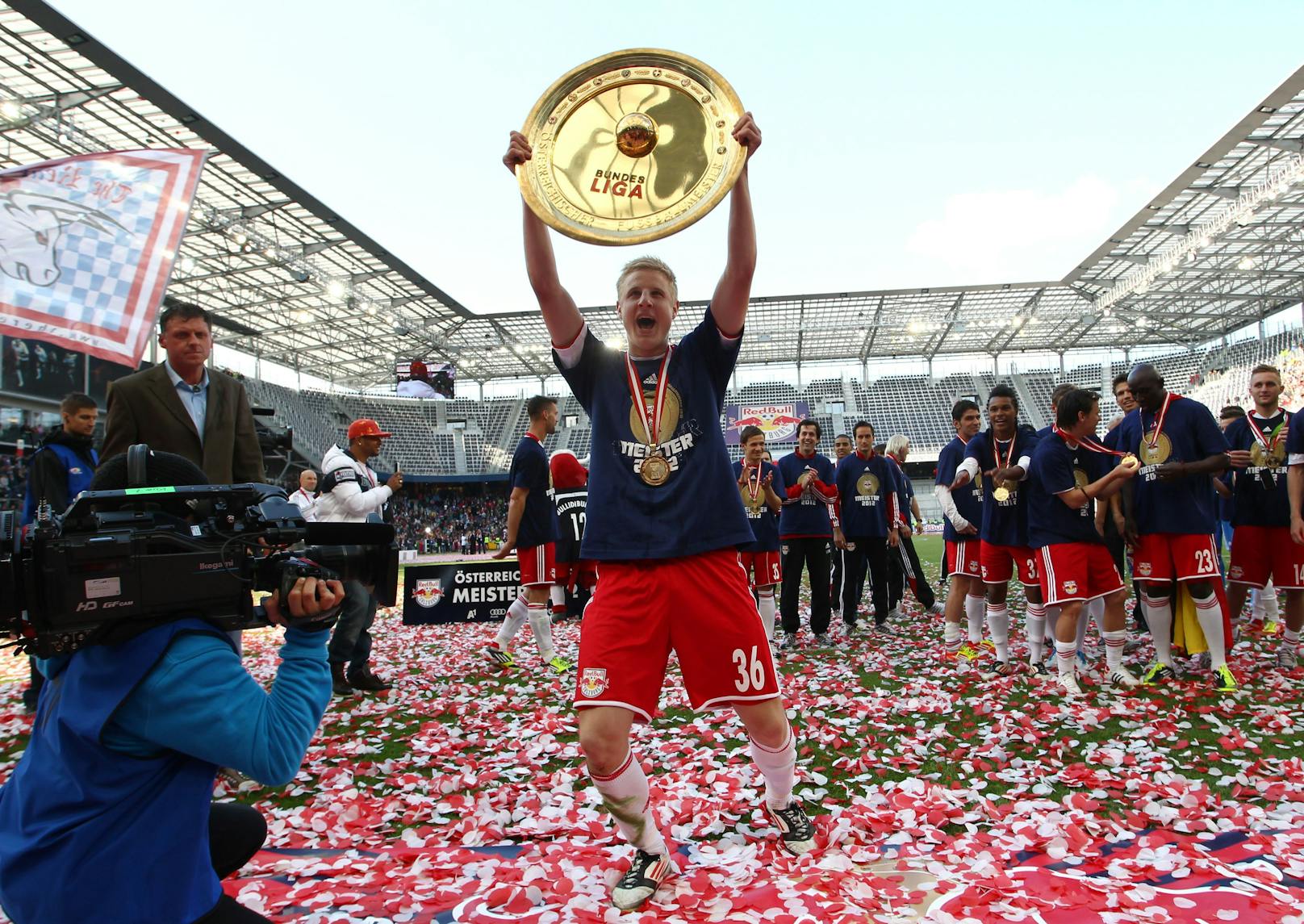 <strong>RB-Salzburg 2007-2016:&nbsp;</strong>Mit den Mozartstädtern wurde der Verteidiger fünfmal österreichischer Meister, holte viermal den Cup. 
