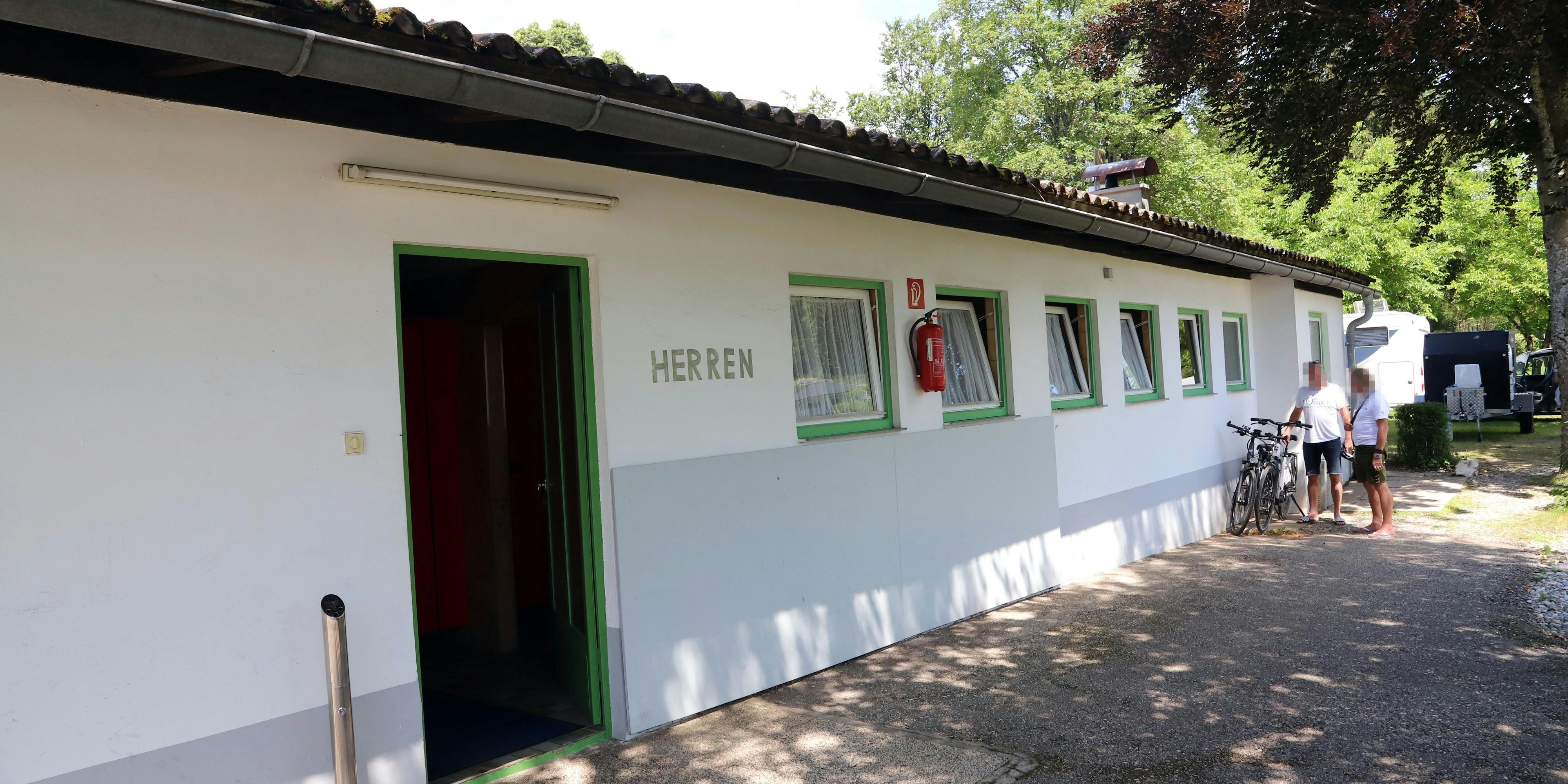 Bei diesem Toilettenhäuschen kam es zu den fatalen Schüssen.