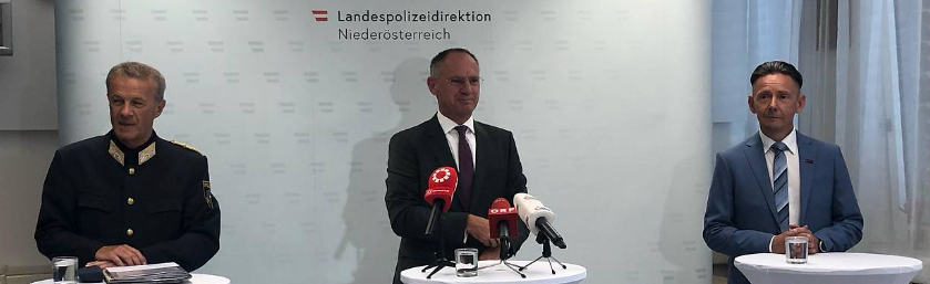 LPD NÖ-Chef Franz Popp, MInister Gerhard Karner und Neo-LKA NÖ-Chef Stefan Pfandler