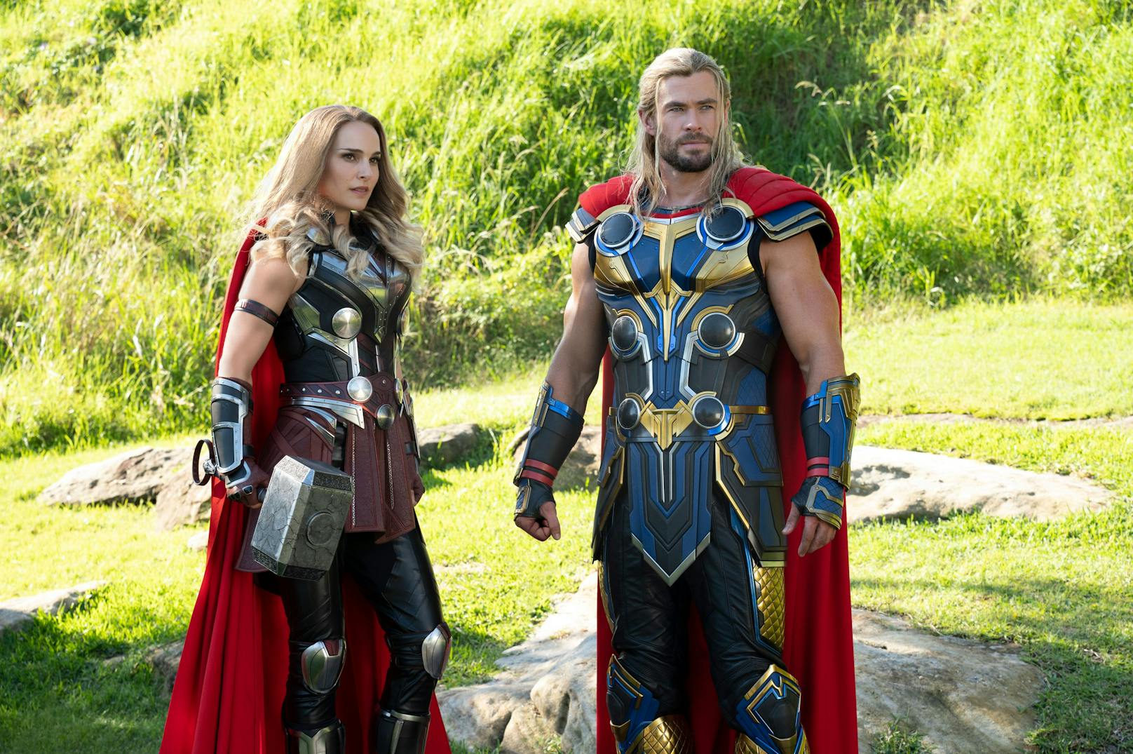 Natalie Portman als Mighty Thor und Chris Hemsworth als Thor