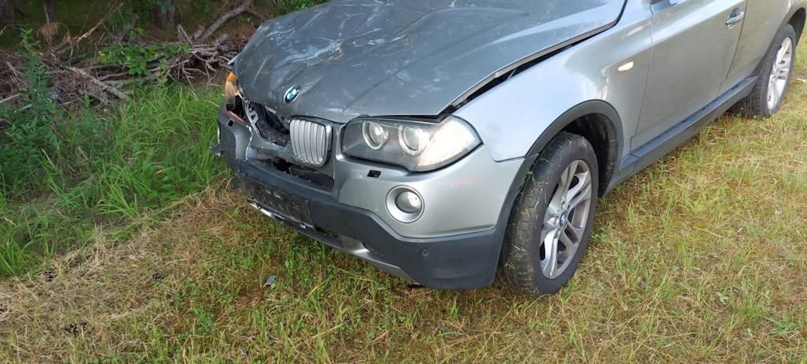 Der beschädigte BMW