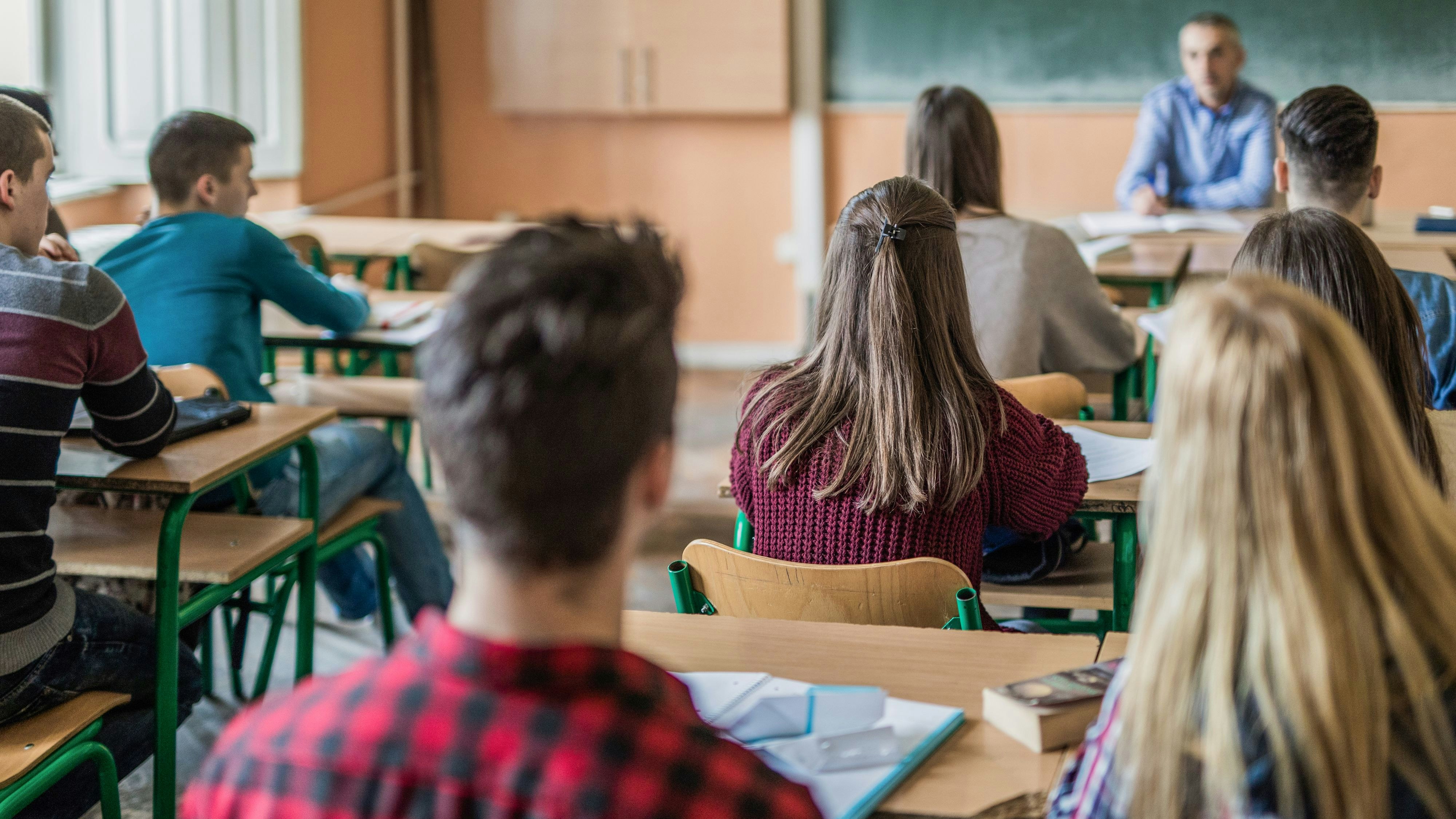 In den Schulen wird demnächst ein neues Fach unterrichtet (Symbolbild).