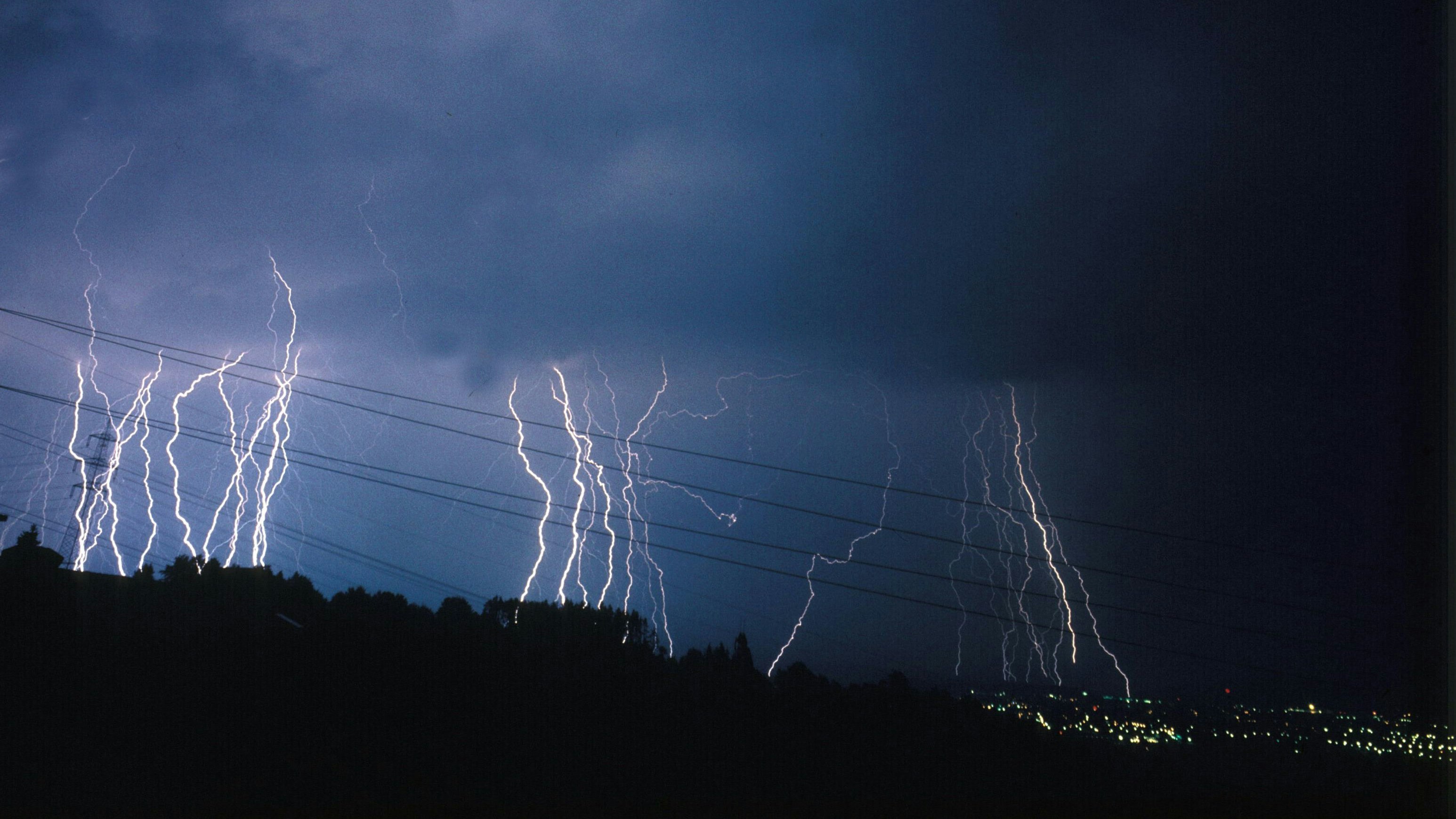 Im Süden des Landes sind am Donnerstag heftige Unwetter möglich.