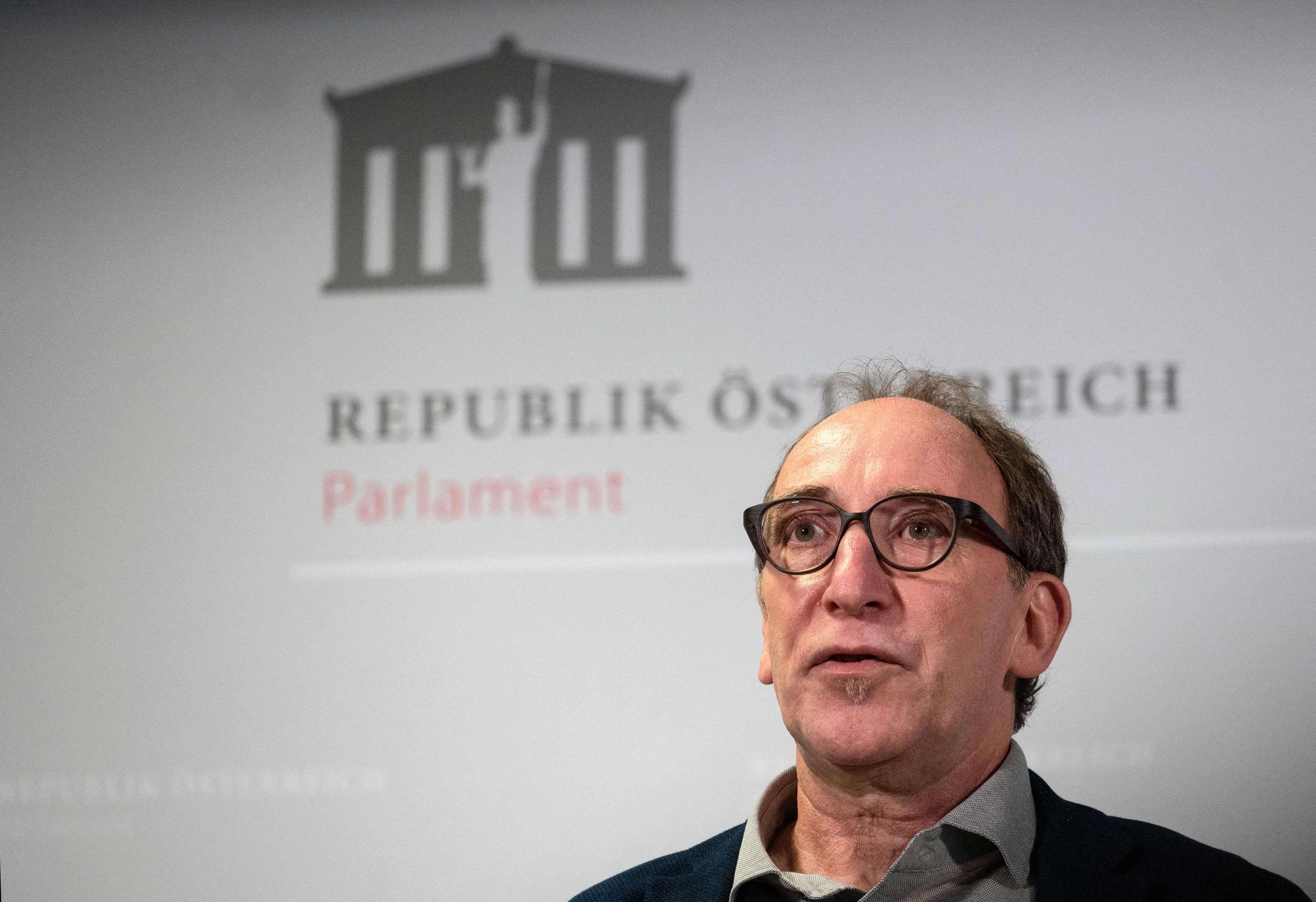 Download von www.picturedesk.com am 23.06.2022 (14:44).  Austrian Minister of Health and Social Affairs Johannes Rauch attends a press conference on Covid-19 vaccination campaign in Vienna, on June 23, 2022. - The Austrian government announced the total abandonment of its compulsory vaccination policy against Covid-19. (Photo by JOE KLAMAR / AFP) - 20220623_PD4595 - Rechteinfo: Rights Managed (RM) Nur für redaktionelle Nutzung! Werbliche Nutzung erfordert Freigabe: bitte schicken Sie uns eine Anfrage.