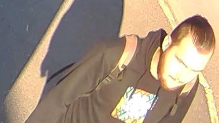 Wer kennt diesen Mann? Die Polizei bittet um sachdienliche Hinweise. 