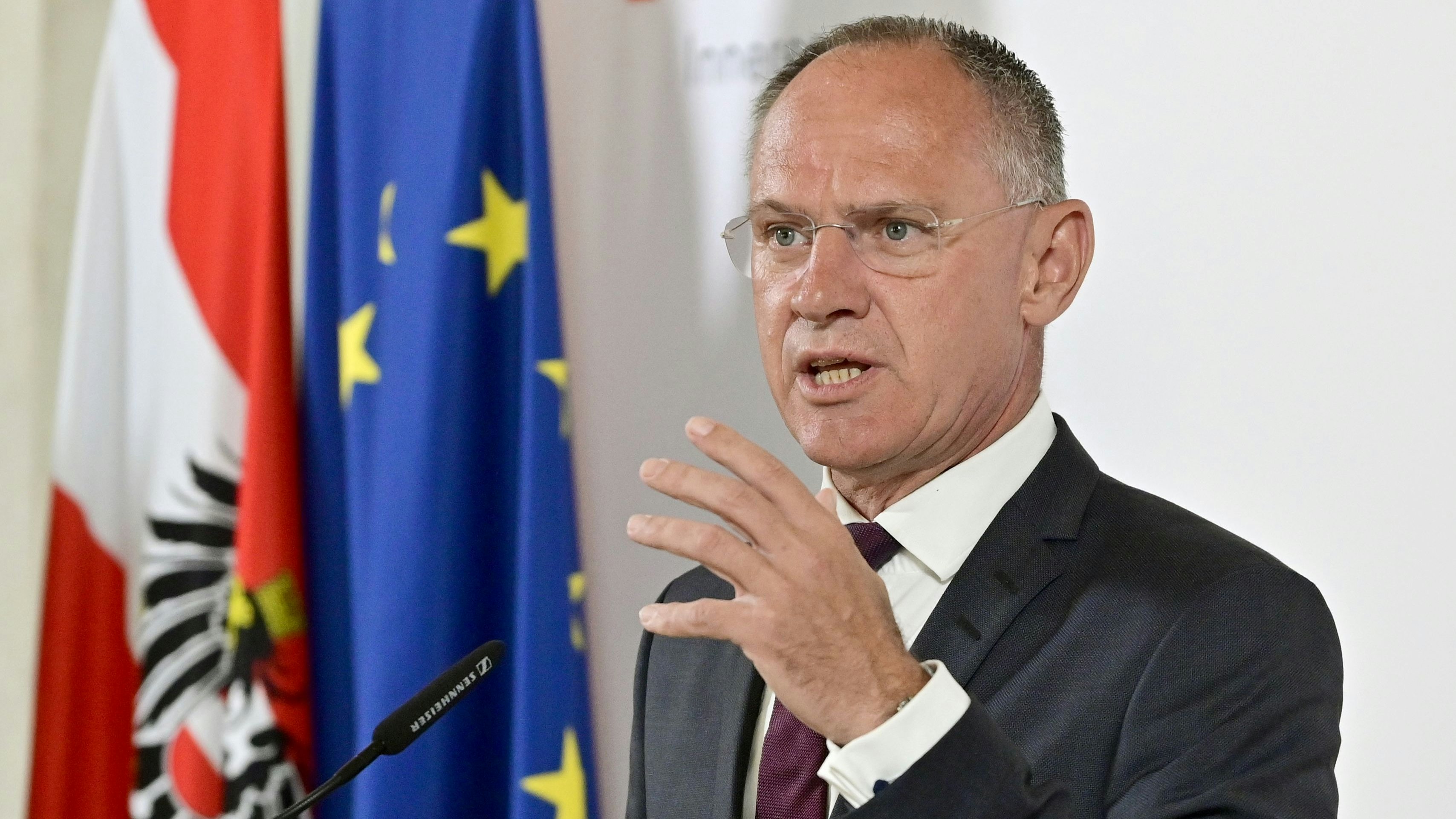 Nach einem positiven Schnelltest begab sich Gerhard Karner in Selbst-Quarantäne.