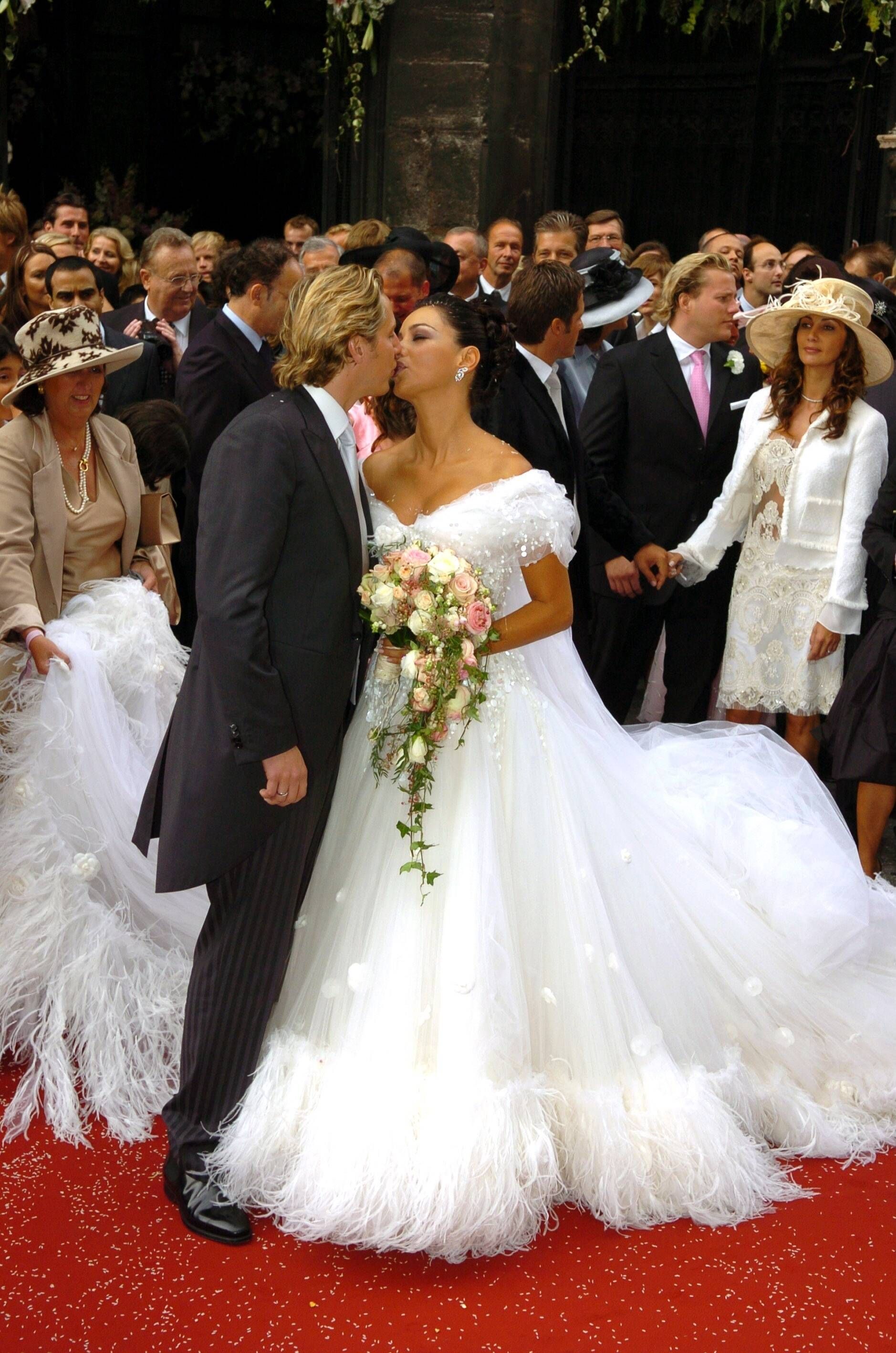 Das Kleid von Verona Pooth entwarf Designer Karl Lagerfeld