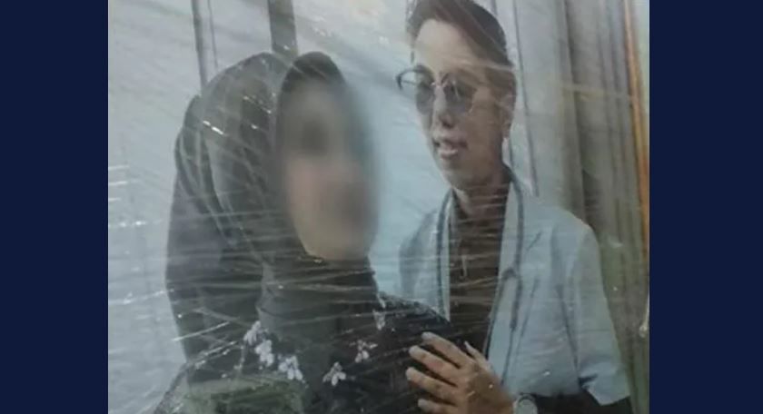 Für Nur Aini muss die Enttäuschung wohl groß gewesen sein, als sie entdeckte, dass ihr «Ehemann» Ahnaf Arrafif (rechts) eigentlich kein Mann ist.