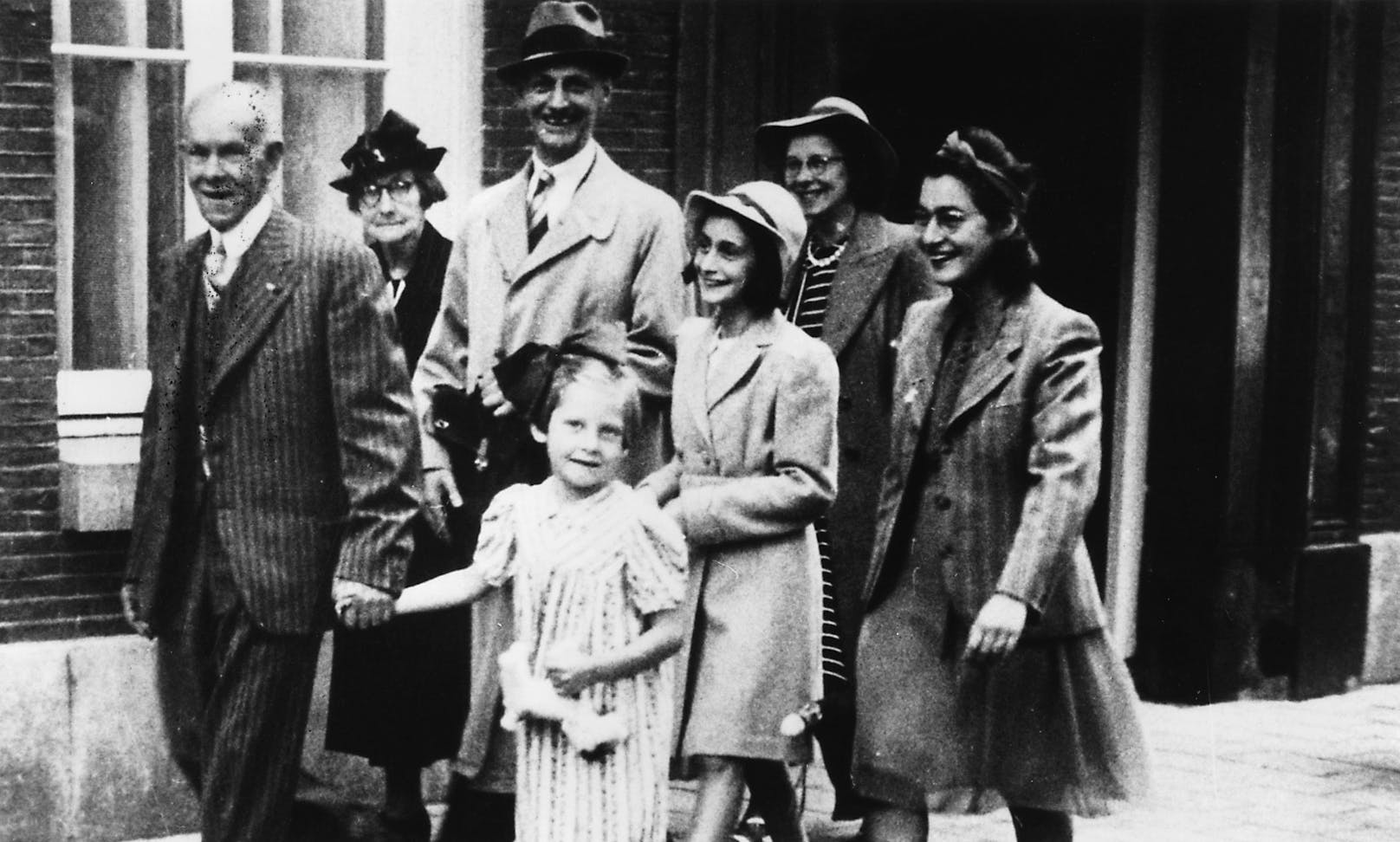 Anne Frank mit ihrer Familie kurz bevor sie in ihr Versteck in Amsterdam flüchten musste.
