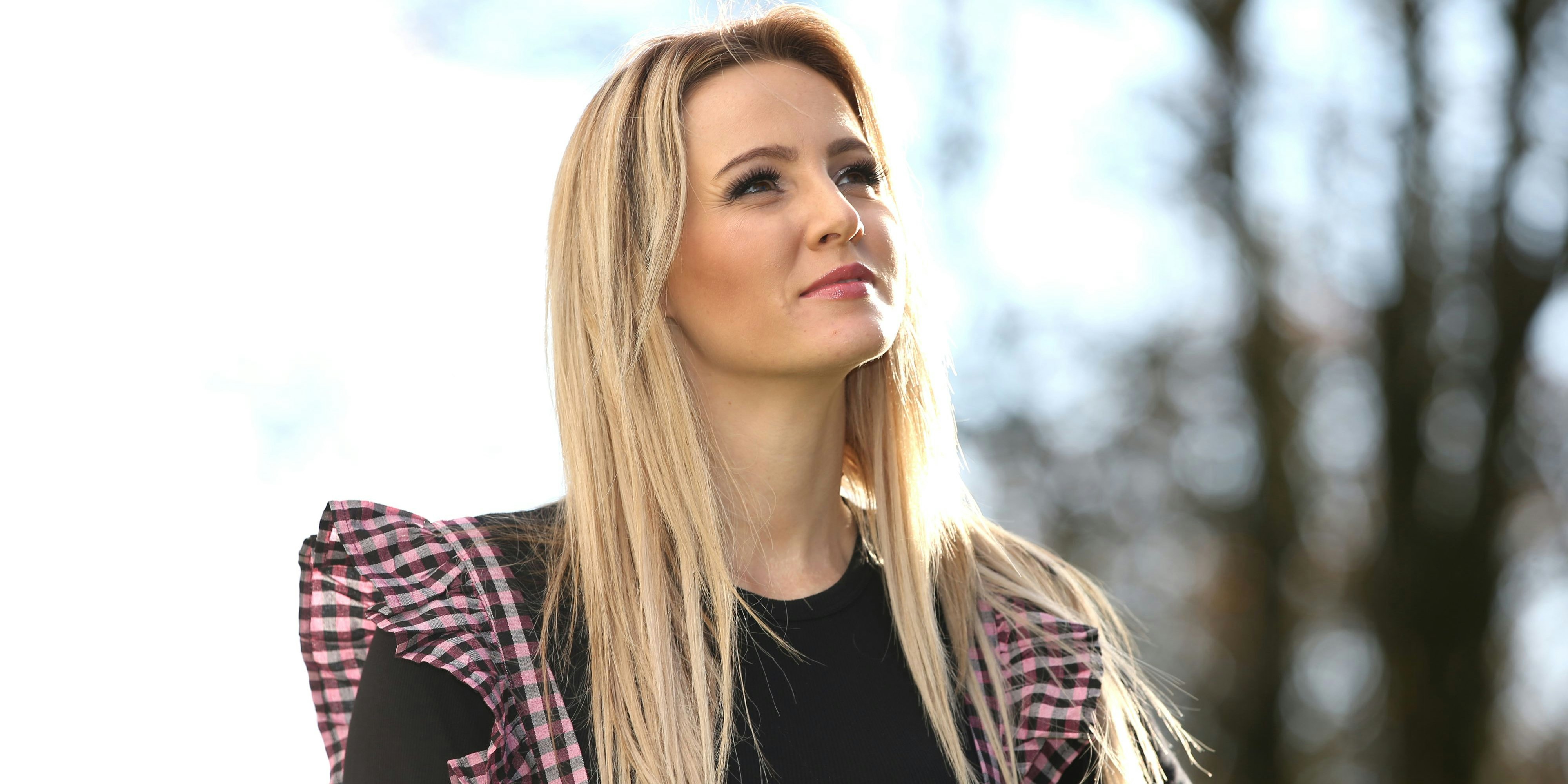 Download von www.picturedesk.com am 26.06.2022 (09:00).  ACT action_31341453 -- Melissa Naschenweng stellt ihr Album Lederhosenrock in Hamburg vor / 221020 - 20201022_PD5022 - Rechteinfo: Rights Managed (RM)