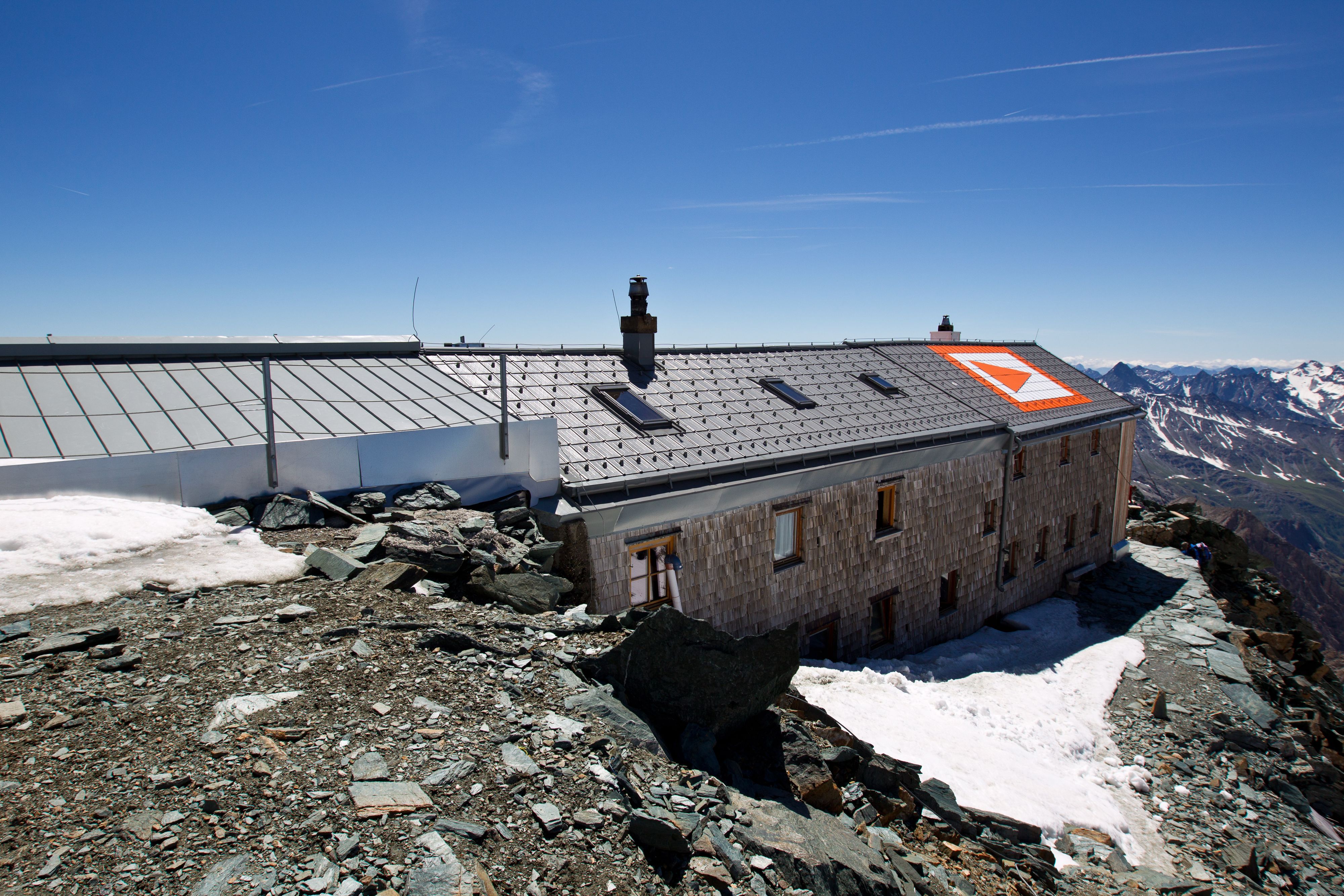 Die Erzherzog-Johann-Hütte am Großglockner. 