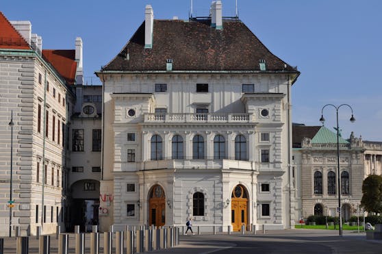 Die Hofburg ist für fünf Kandidaten derzeit der beliebteste Arbeitsplatz der Republik.