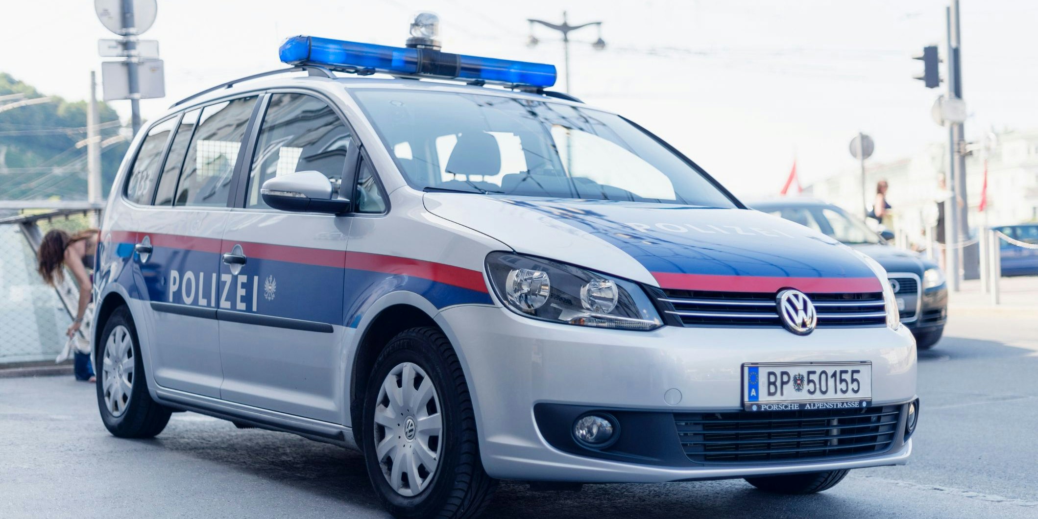 Im Bundesland Salzburg fahndete die Polizei nach einem jungen Paar wegen einer satten Reihe an Straftaten.