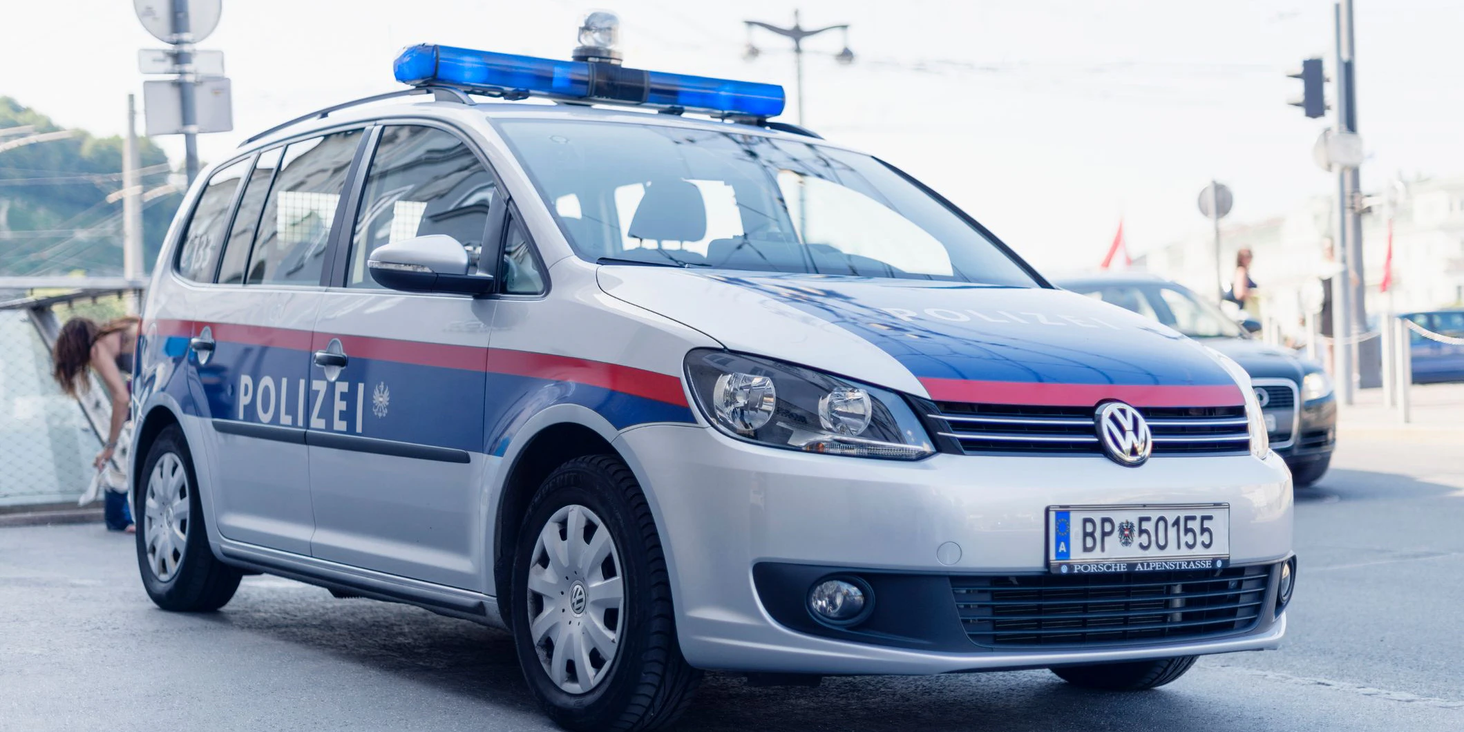 Im Bundesland Salzburg fahndete die Polizei nach einem jungen Paar wegen einer satten Reihe an Straftaten.