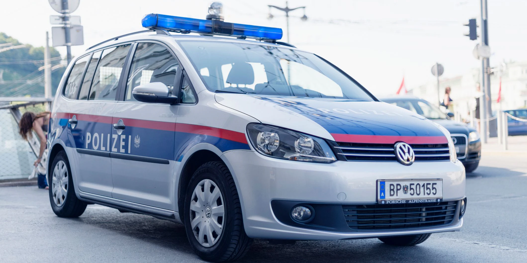 Im Bundesland Salzburg fahndete die Polizei nach einem jungen Paar wegen einer satten Reihe an Straftaten.