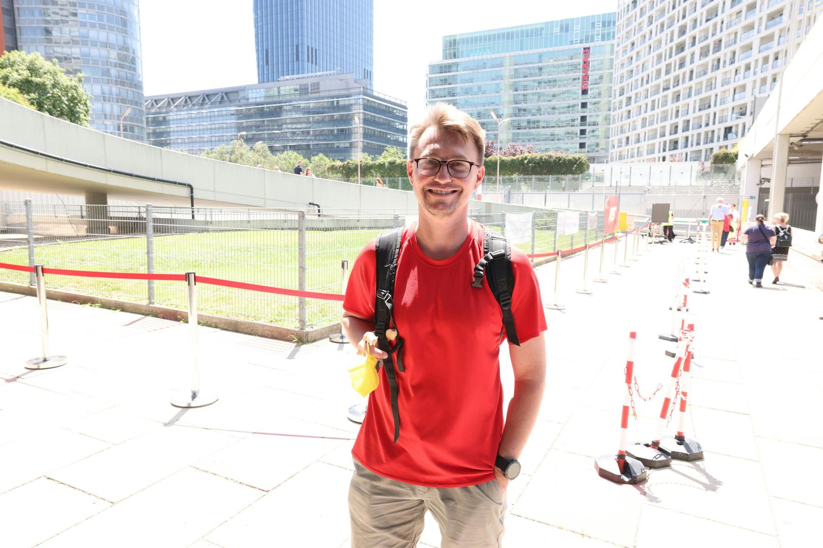 Jürgen (47) holte sich den Stich nach einer schweren Infektion.