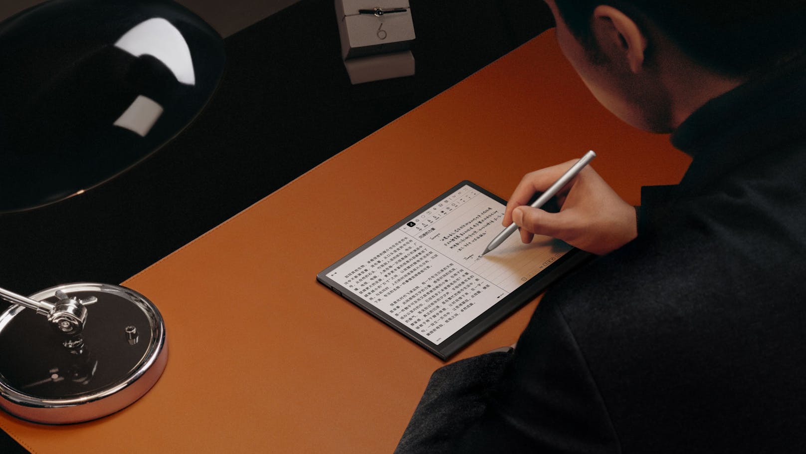 Das Schreiben auf dem Huawei MatePad Paper soll sich so wie auf Papier anfühlen.