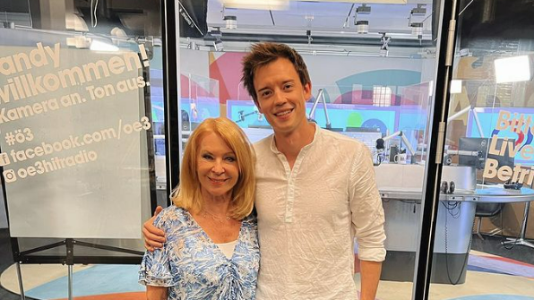 Gerda Rogers, Philipp Hansa