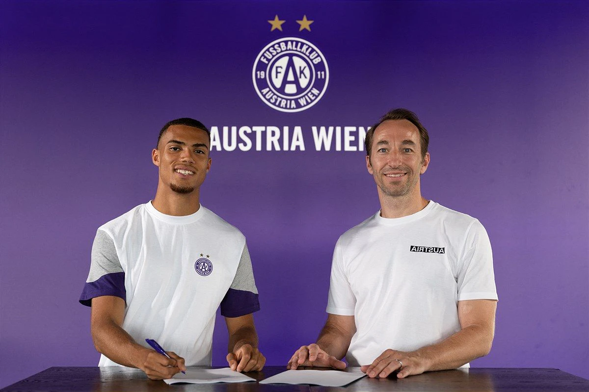 Neuzugang Manuel Polster mit Austria-Sportdirektor Manuel Ortlechner