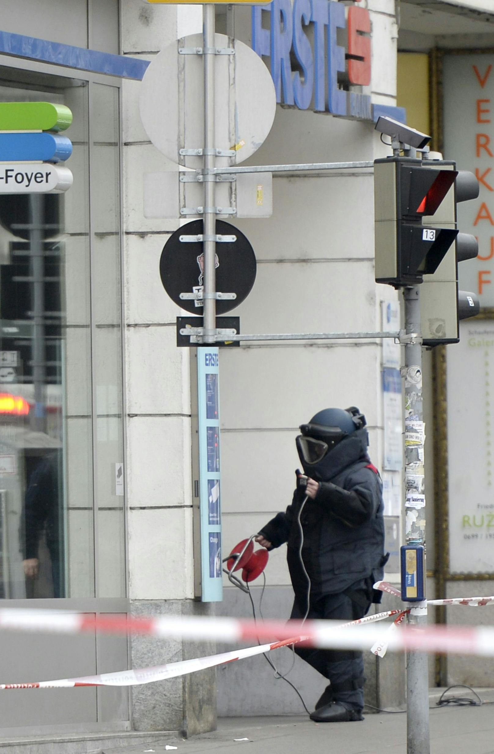Bombenalarm in Wien, Graz, St. Pölten – Polizei-Großeinsatz!