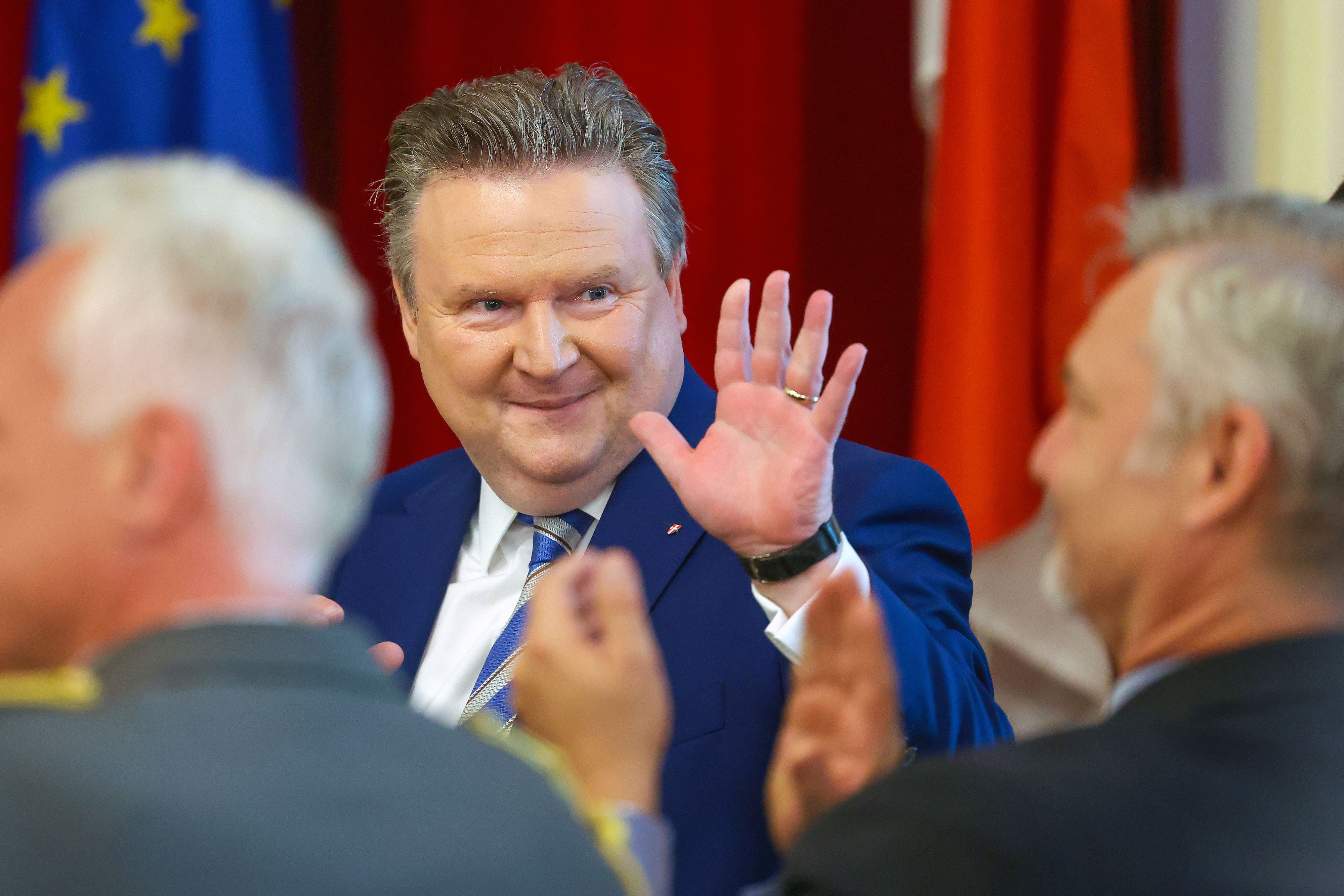 Bürgermeister und Landeshauptmann Michael Ludwig (SPÖ) bei der Verleihung des Bundesheer-Ehrenpreises "Pro Defensione" am 13. Juni 2022.