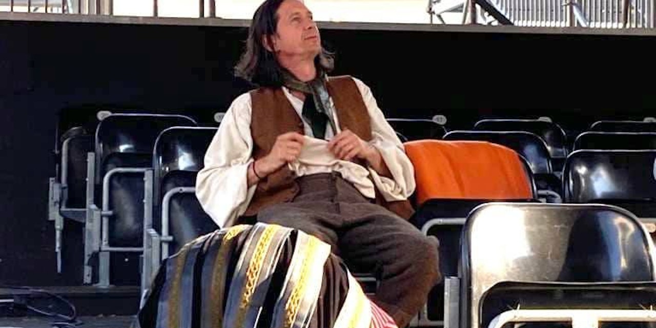 Kultur Was Intendant Christian Dolezal hier in die Knie zwingt Heute.at