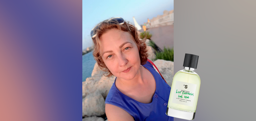 Olga N. bestellte sich eine Creme und einen Duft aus der Ukraine per Post. Das Paket wurde zurückgeschickt, weil der Name des Parfüms die Zollbeamten irreführte.