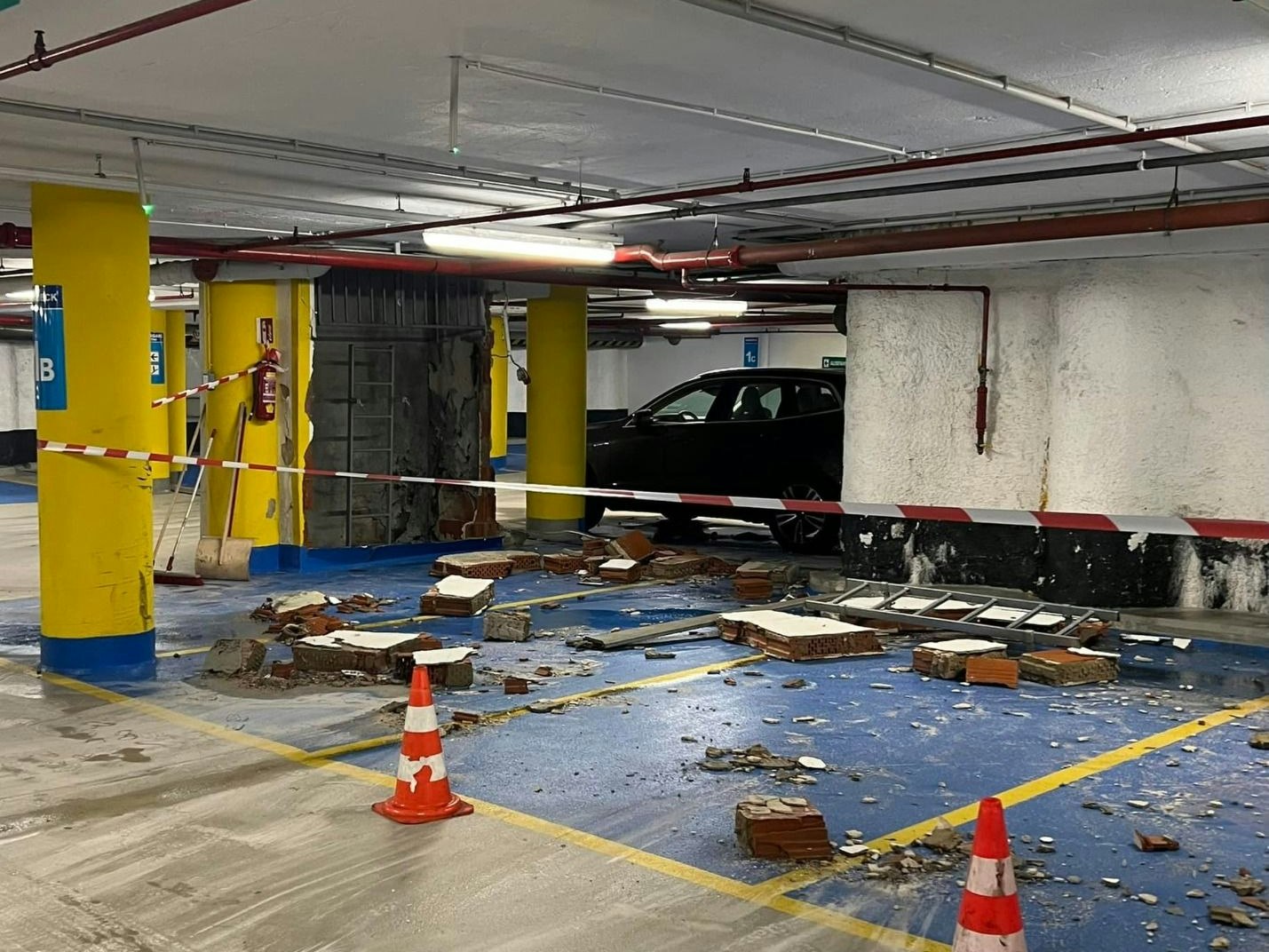 Wände sind teilweise eingestürzt