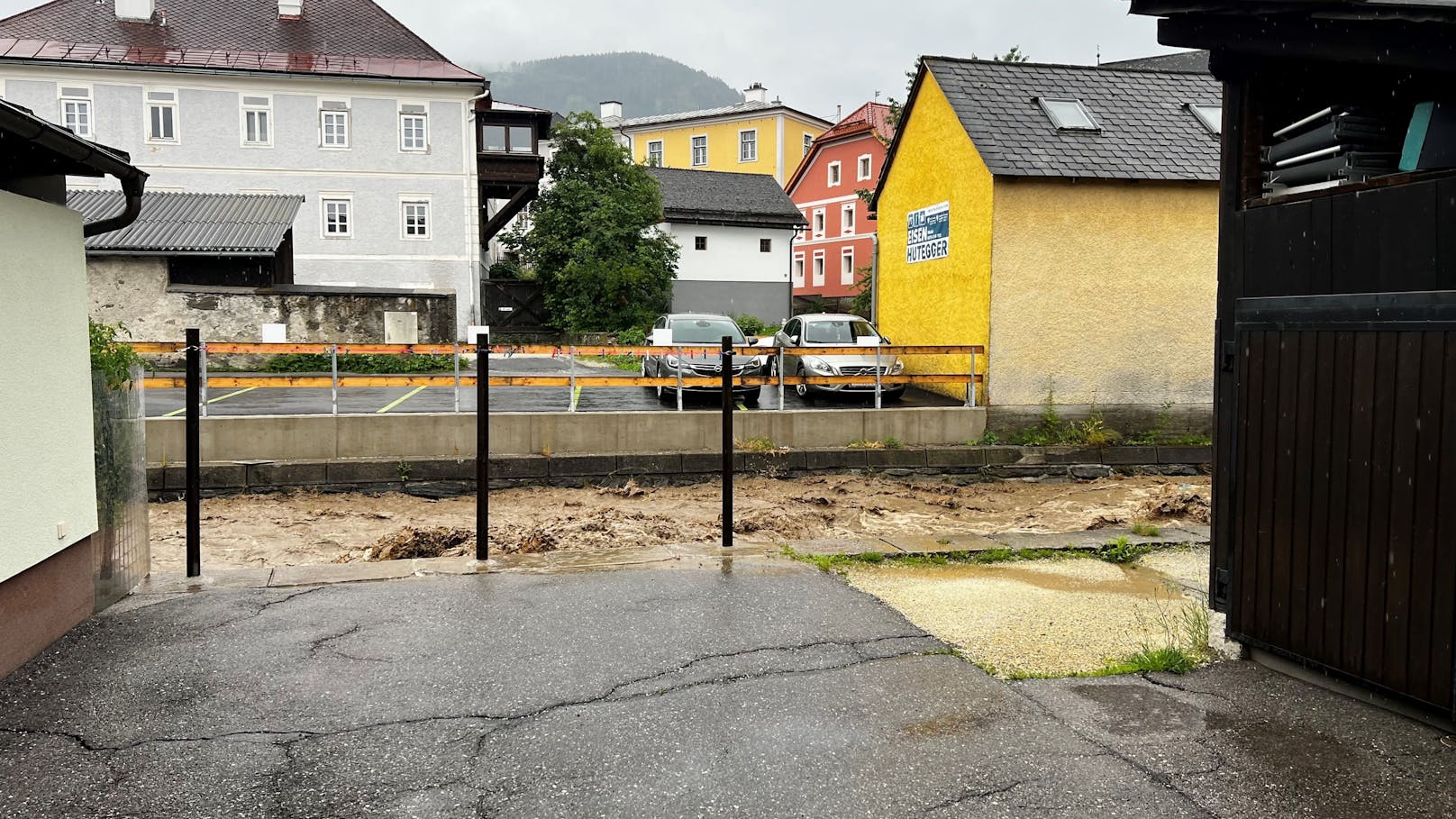 Überflutungen nach Unwettern im Bezirk Tamsweg.