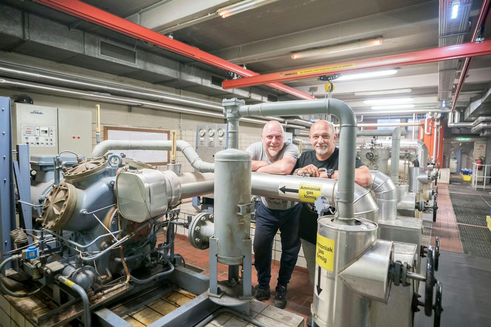 Wolfgang und sein Kollege Ernst nennen ihn "Boot": Hier im Maschinenraum kühlt Ammoniak das Wasser ab.&nbsp;