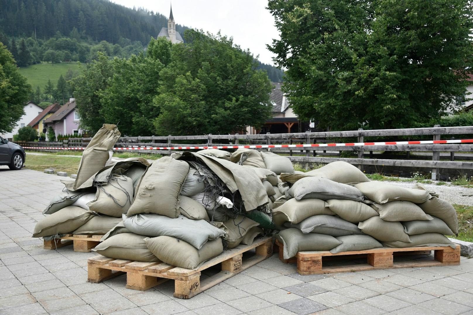 Überflutungen nach Unwettern im Bezirk Tamsweg.