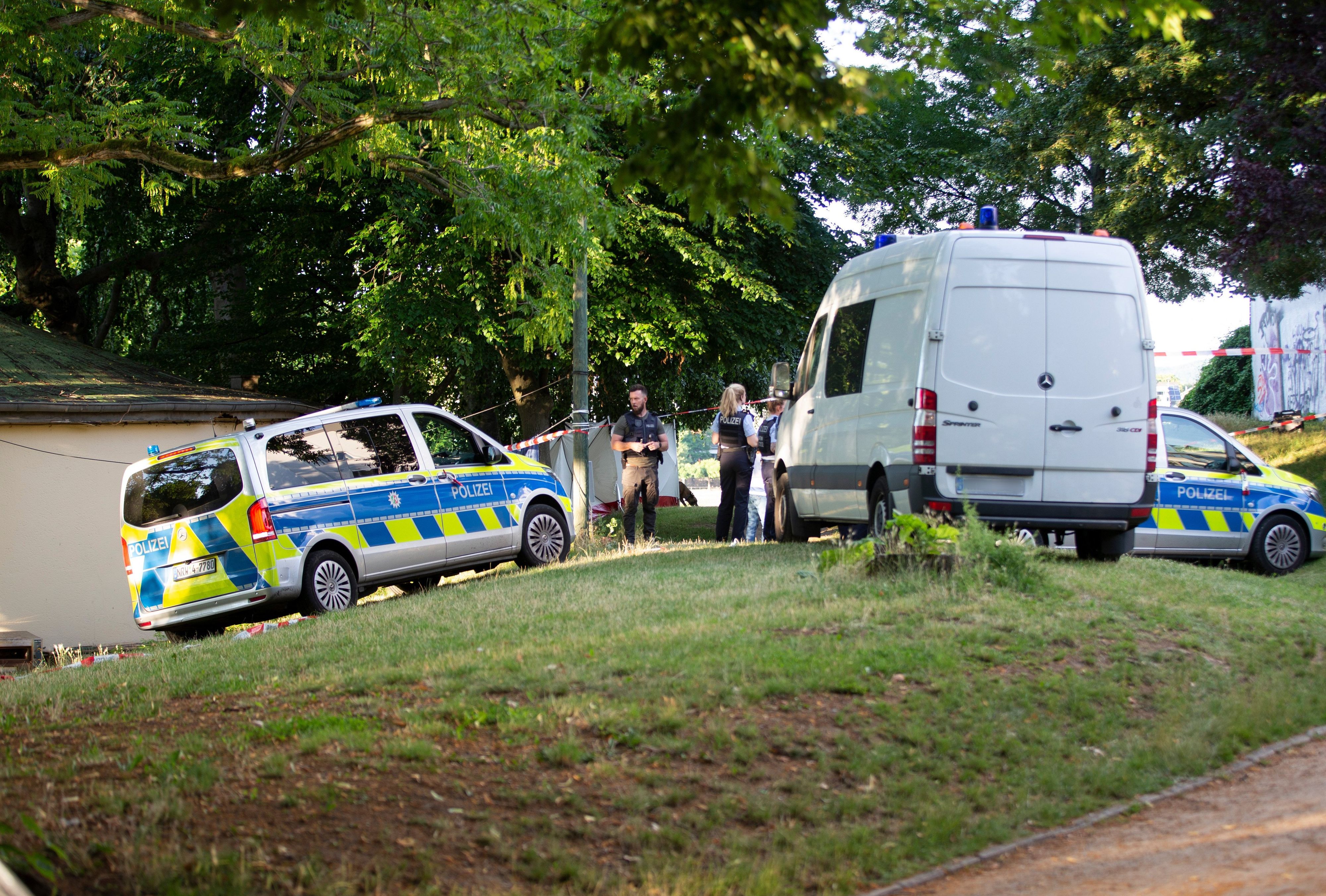 Die Polizei ermittelt in Bonn weiter auf Hochtouren.