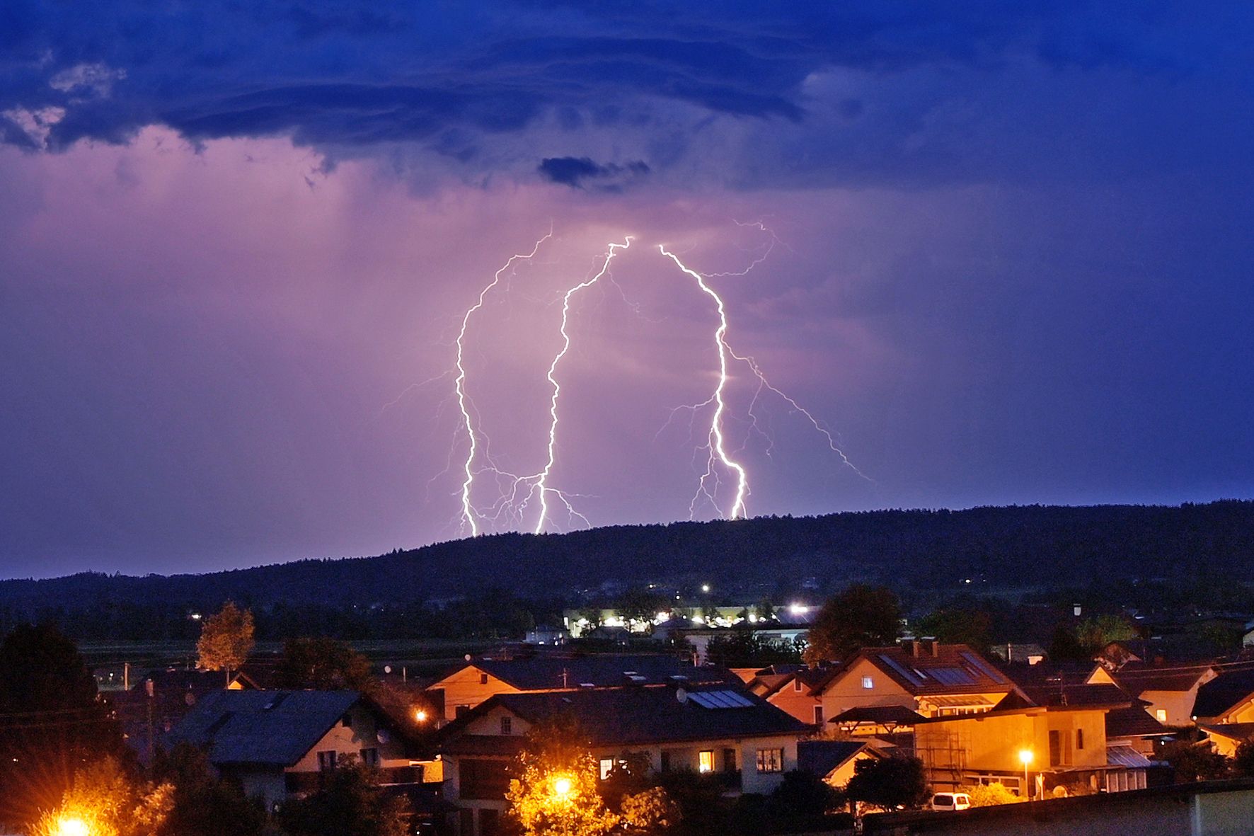 Gewitter In Österreich – 1,2 Millionen Blitze Gezählt | Heute.at