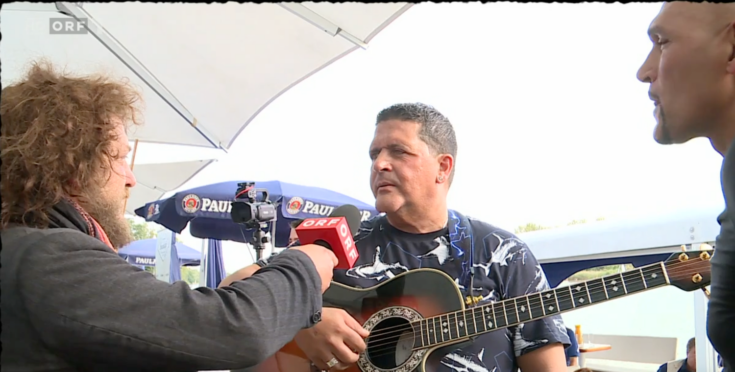 Im Haifisch-T-Shirt erklärte Tony Wegas: "Ich war früher einmal high, aber schon lange nicht mehr."