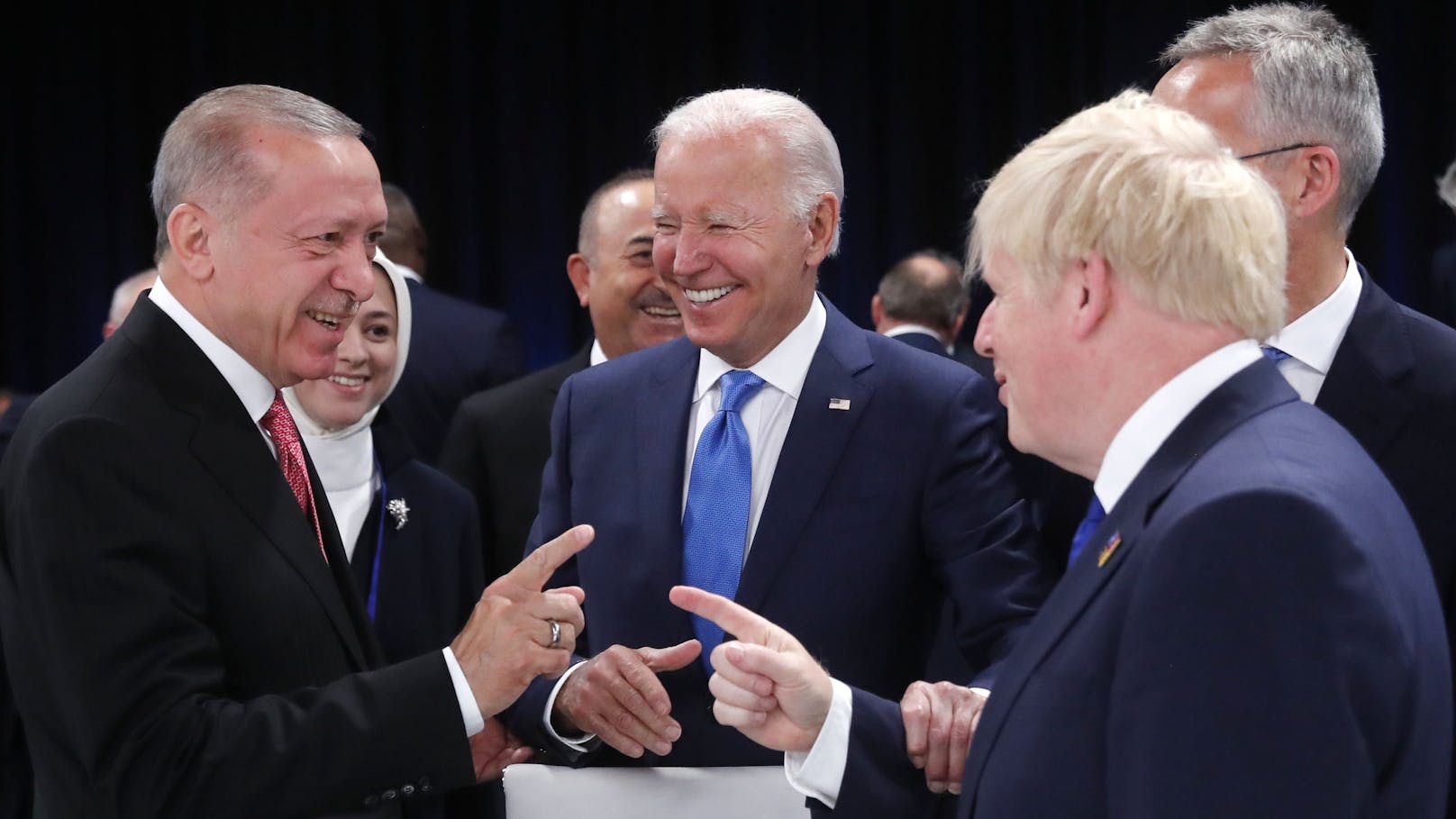 Nach dem gelockerten Veto der Türkei herrscht beim NATO-Gipfel am Mittwoch gute Laune.