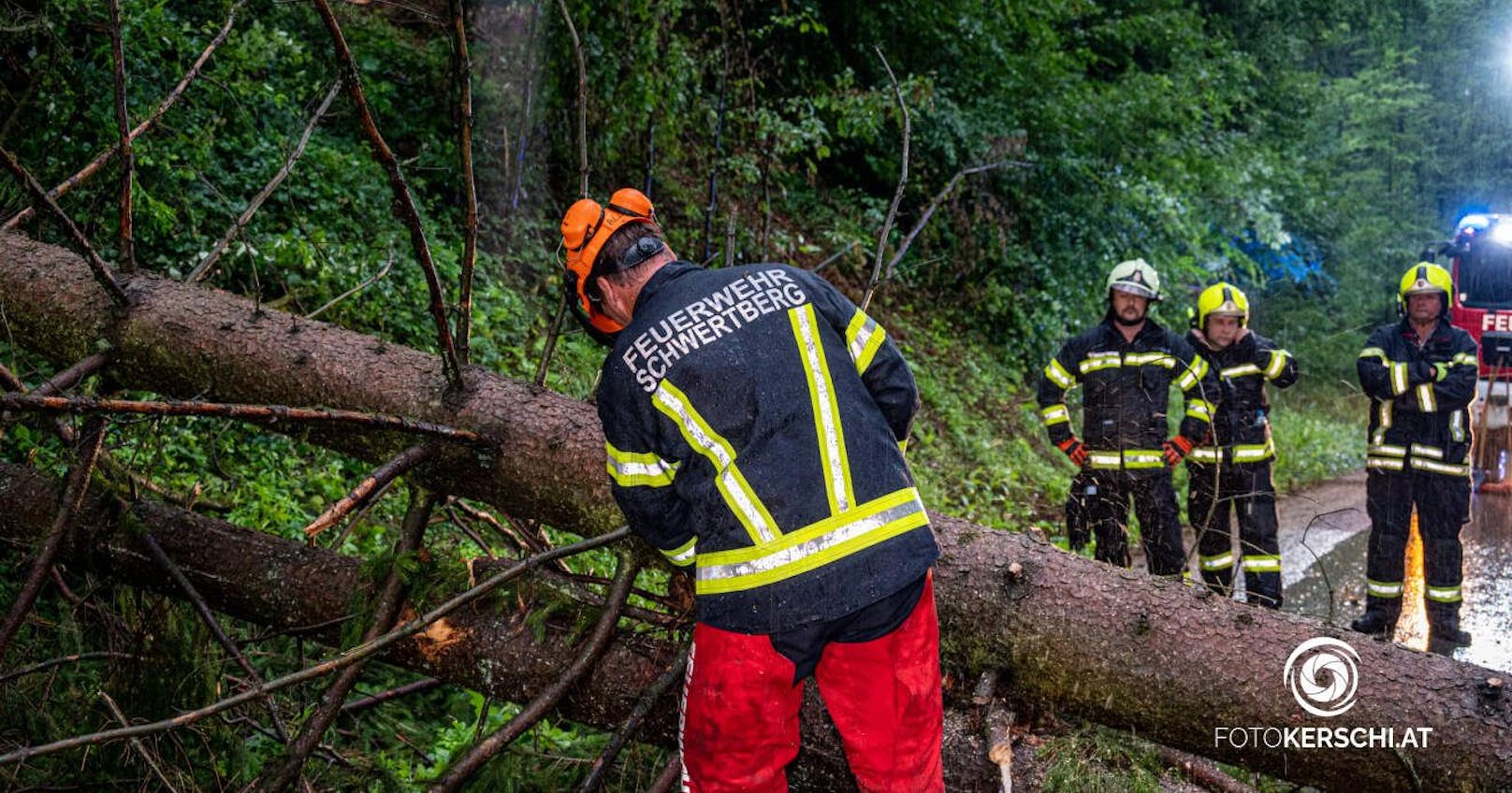 Erneut zogen am Mittwochabend wieder schwere Gewitter über das Land. Besonders betroffenen waren diesmal die Bezirke Perg und Freistadt im Mühlviertel.