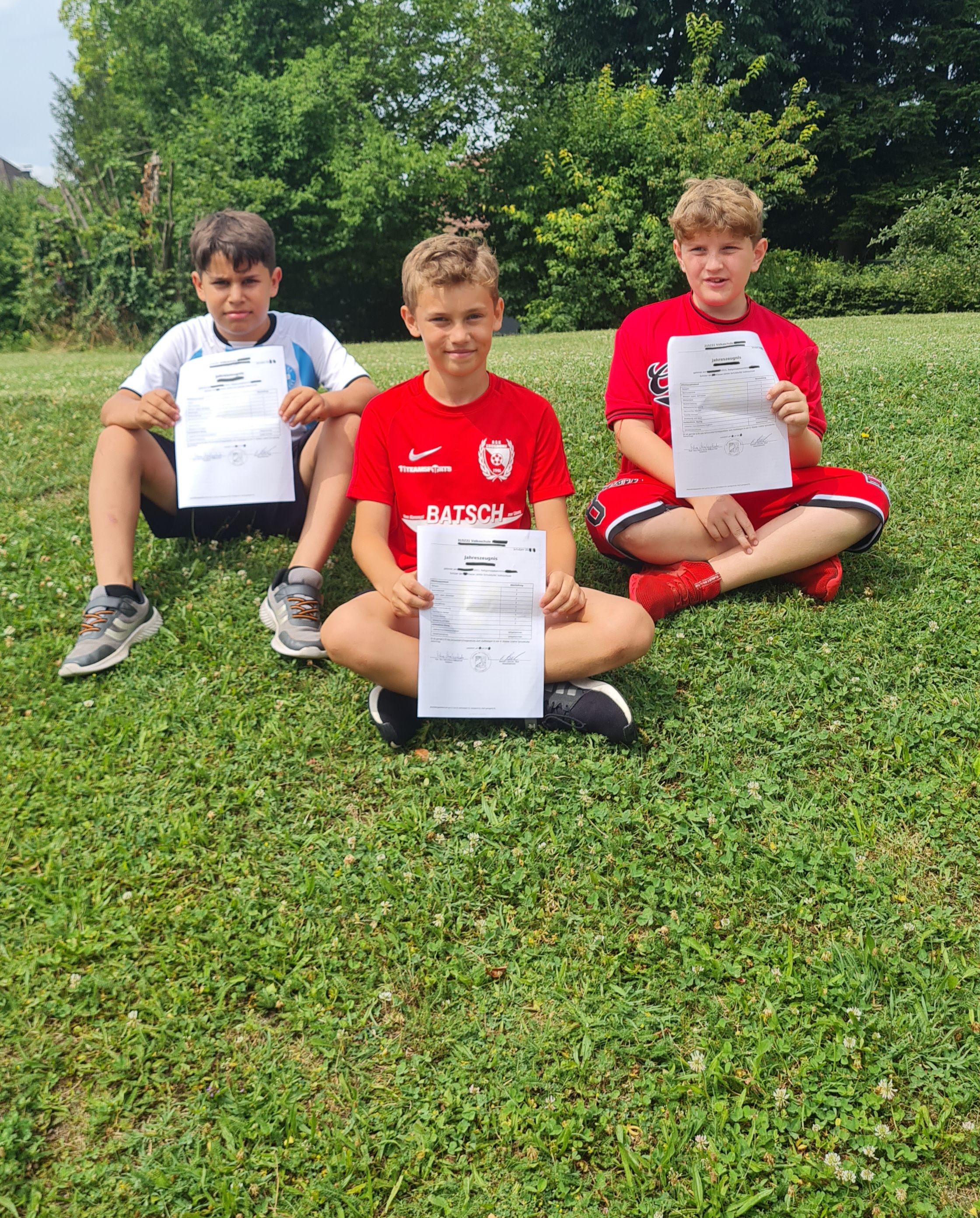 Berat, Luís und Simon aus dem Bezirk Melk freuen sich über ihren Abschluss.