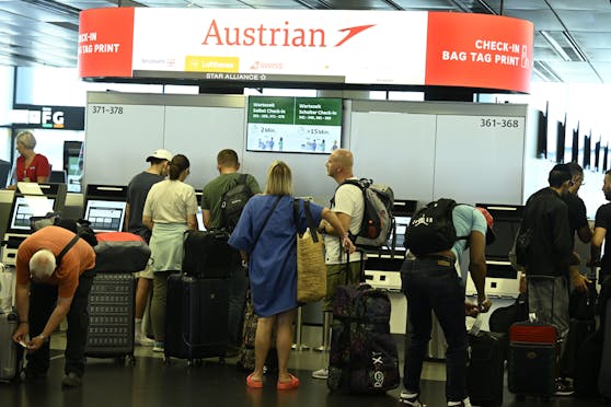 Bei den Austrian Airlines führt am Dienstag eine Betriebsversammlung zu Verzögerungen und Flugausfällen.