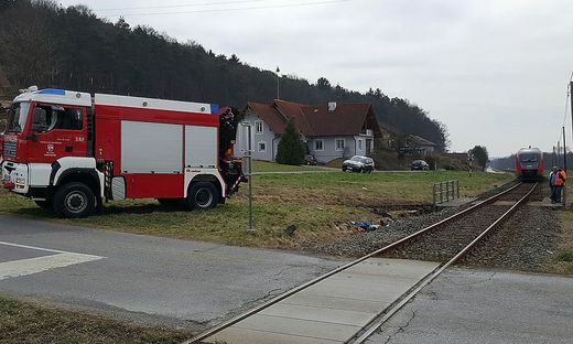 Das Unglück passierte am selben Bahnübergang wo am 23. März 2017 ein Traktorfahrer getötet wurde. Archivbild.