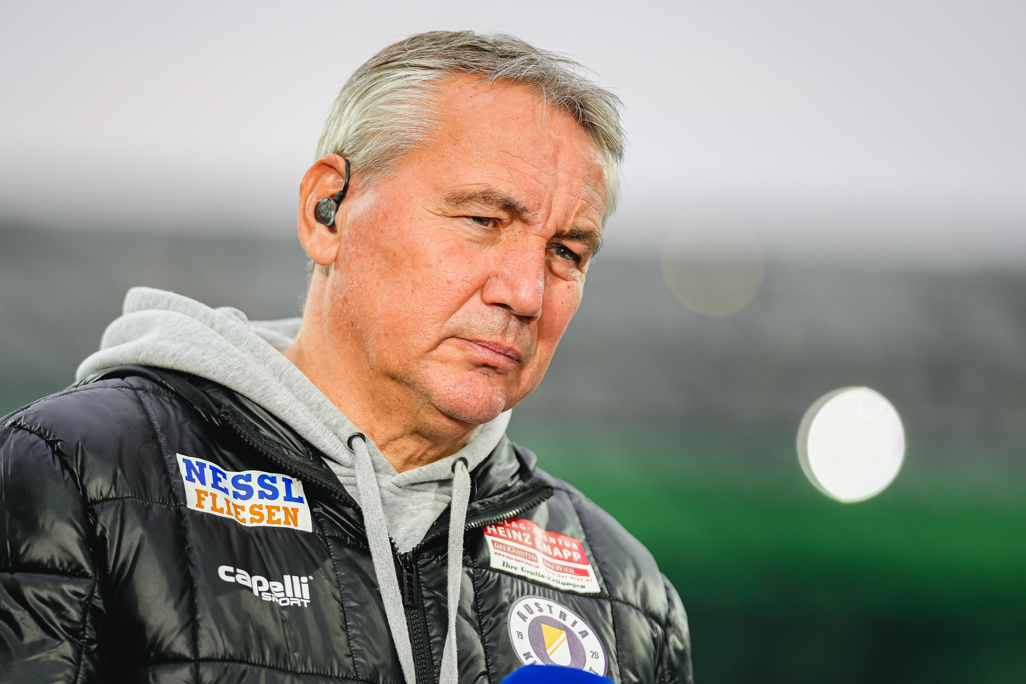 Peter Pacult spricht über die Transfers von Rapid und Austria. 